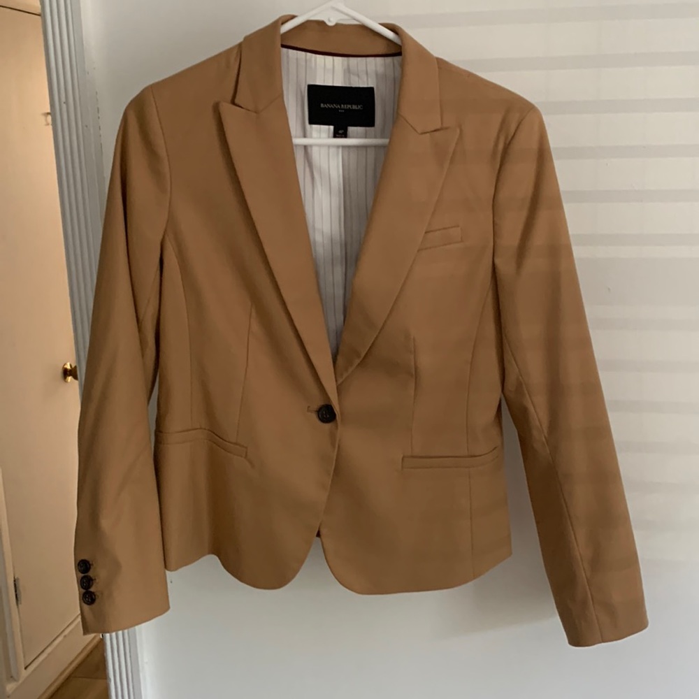 Banana Republic Women’s blazer - Size 4P
